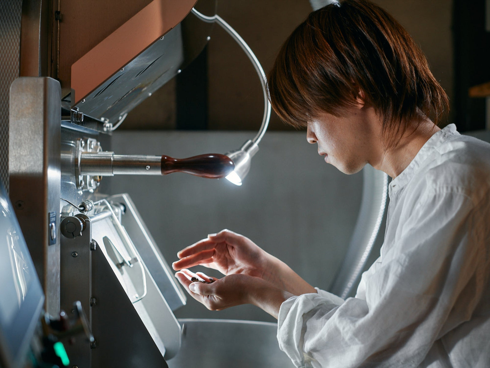 【KYOTOGRAPHIE】Exploring Humanity at Crossroads Vol.1: What’s Good About Coffee Can Never Be “Seen” and I Love It for That (Interview With Takuya Otsuka, a Coffee Roaster)