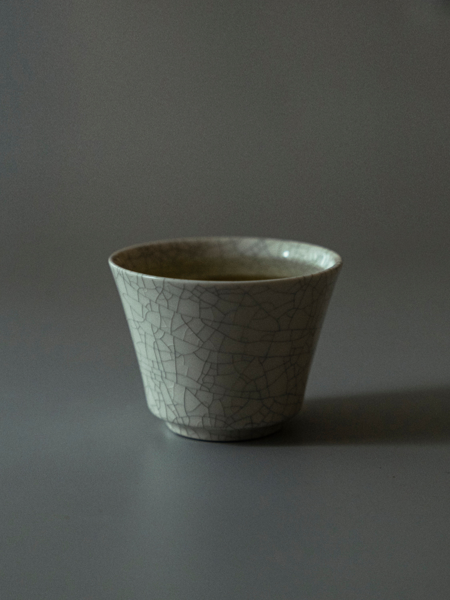 Nankei Pottery Tea Cup: Black Sumi-ink crazed Cup
